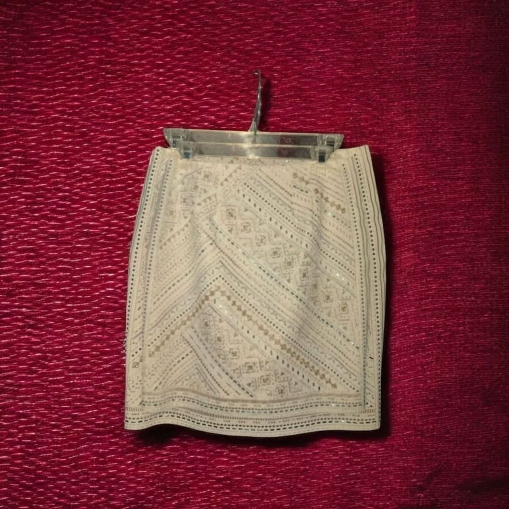 White‎ House Black Market Embellished Mini Skirt Size 4 – Ivory Metallic Beaded